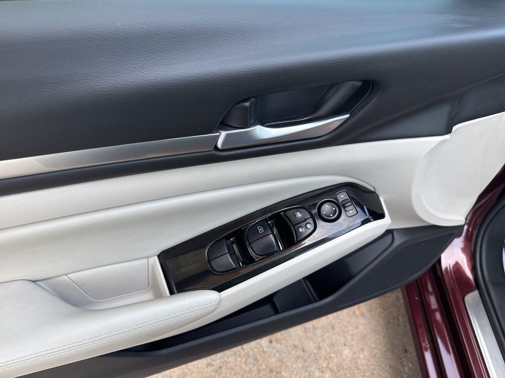 used 2024 Nissan Altima car