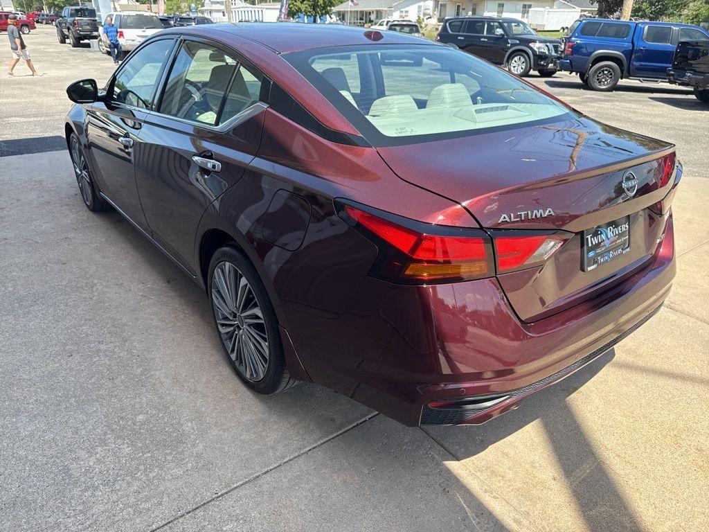 used 2024 Nissan Altima car