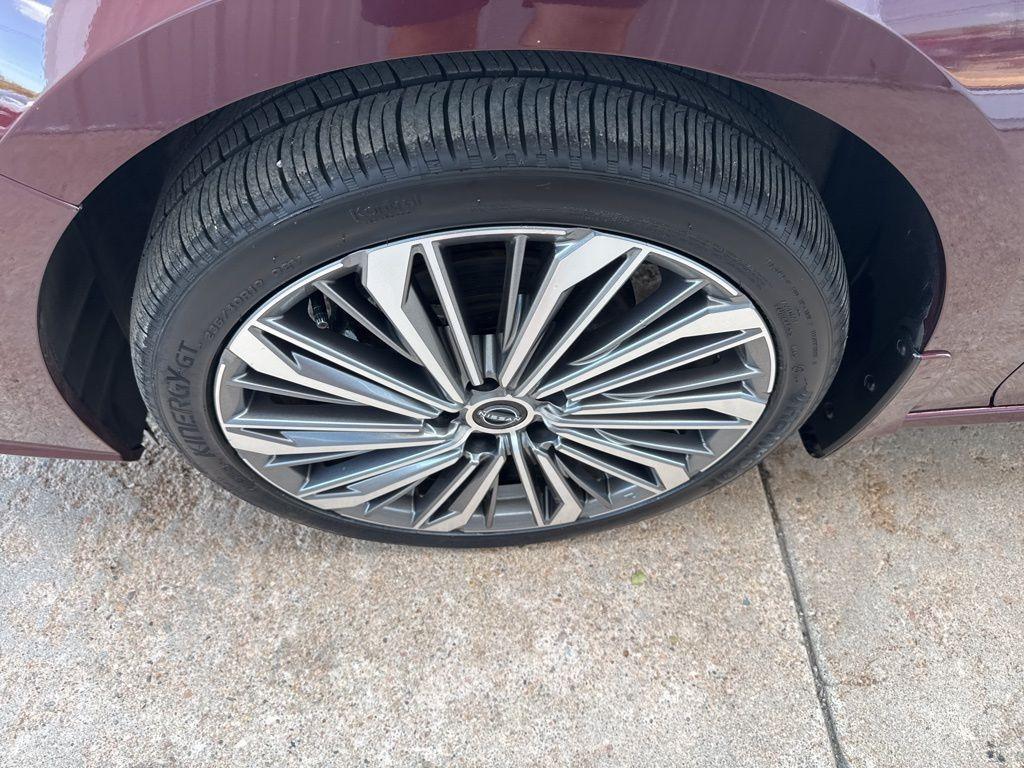 used 2024 Nissan Altima car