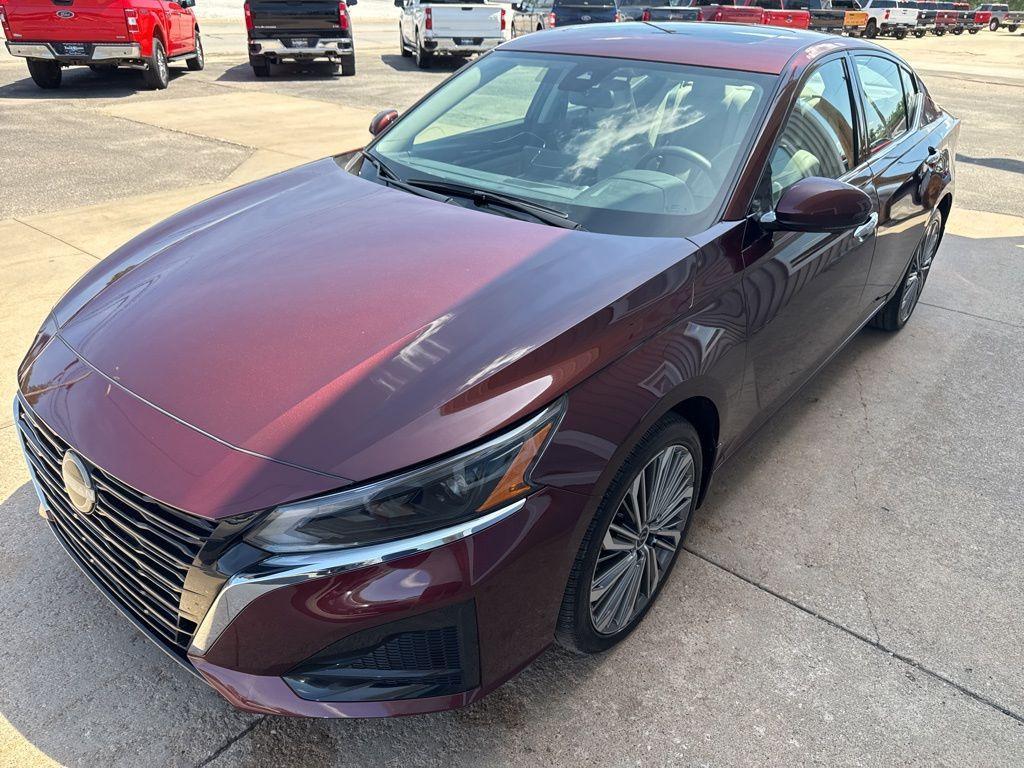 used 2024 Nissan Altima car