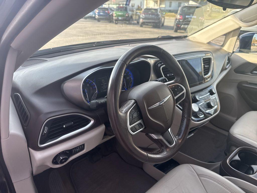 used 2018 Chrysler Pacifica car, priced at $13,995