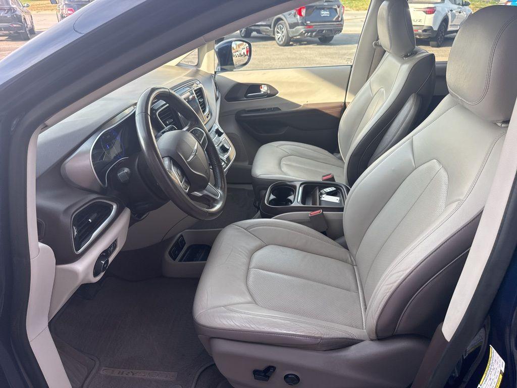 used 2018 Chrysler Pacifica car, priced at $13,995