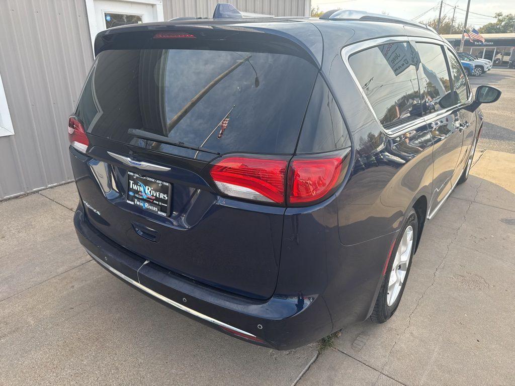 used 2018 Chrysler Pacifica car, priced at $13,995