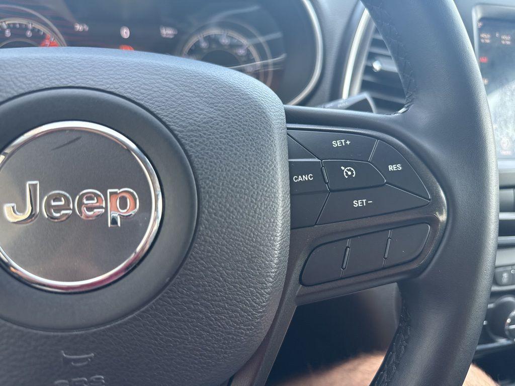 used 2019 Jeep Cherokee car