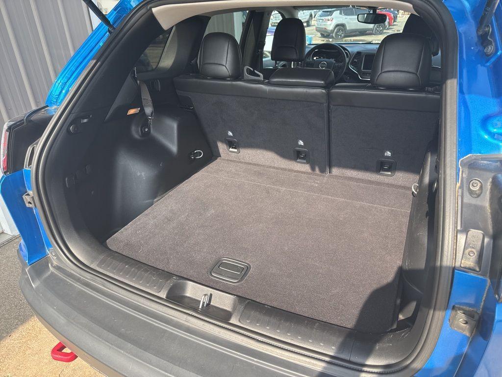 used 2019 Jeep Cherokee car