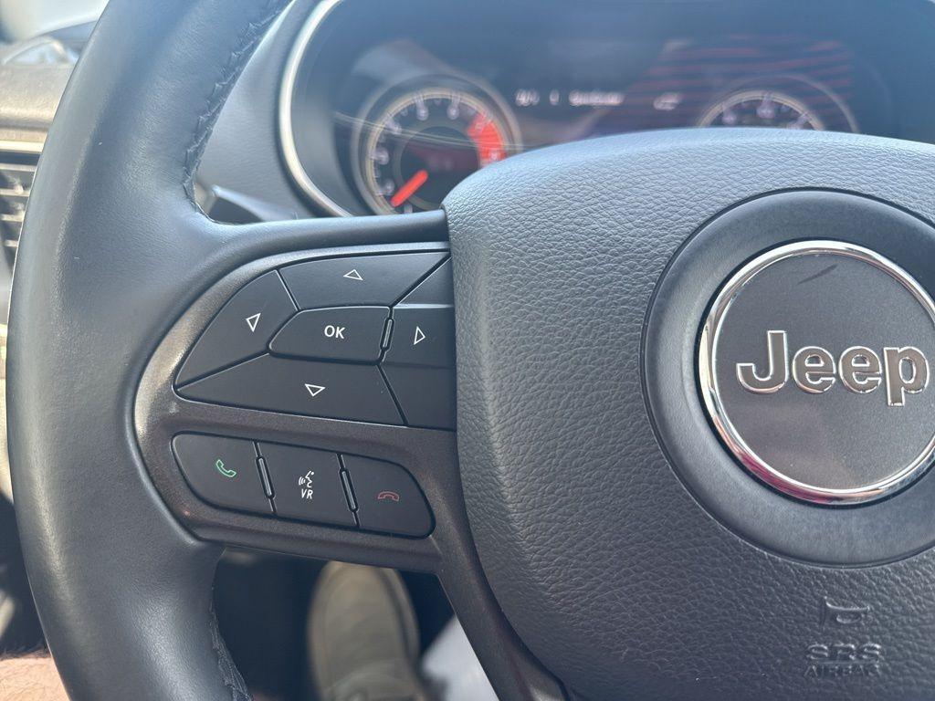 used 2019 Jeep Cherokee car