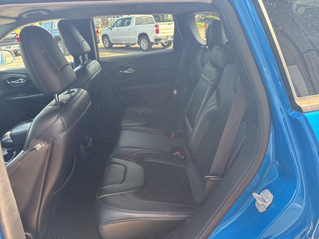 used 2019 Jeep Cherokee car