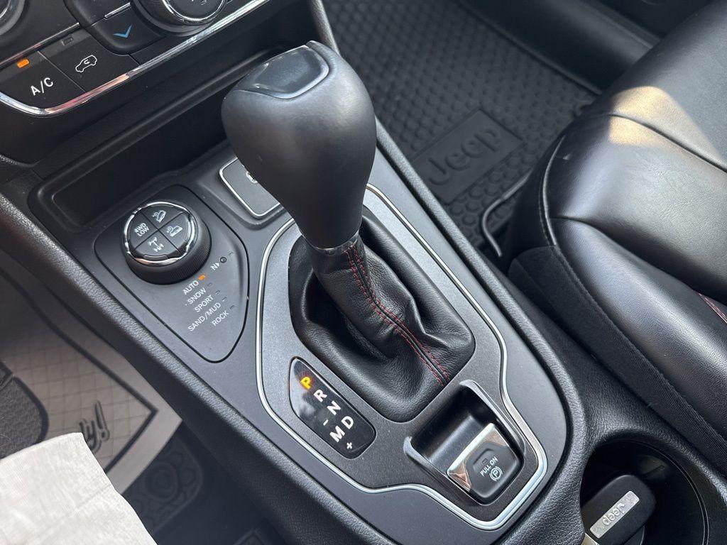 used 2019 Jeep Cherokee car