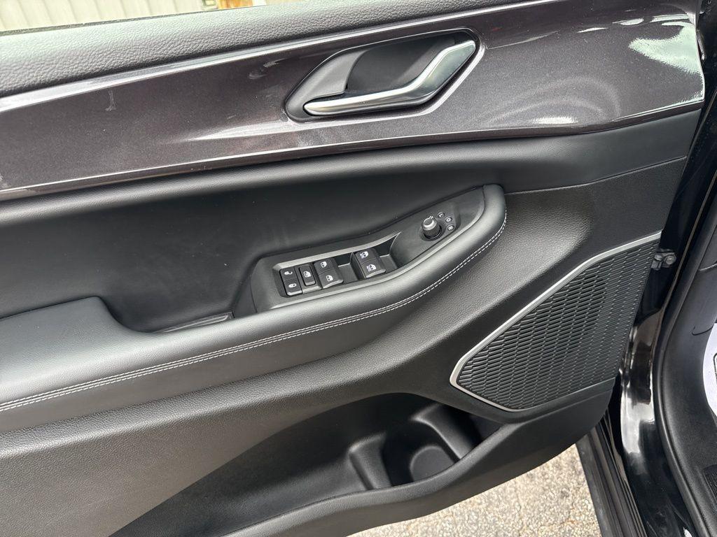 used 2022 Jeep Grand Cherokee L car