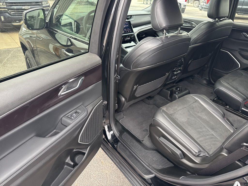 used 2022 Jeep Grand Cherokee L car