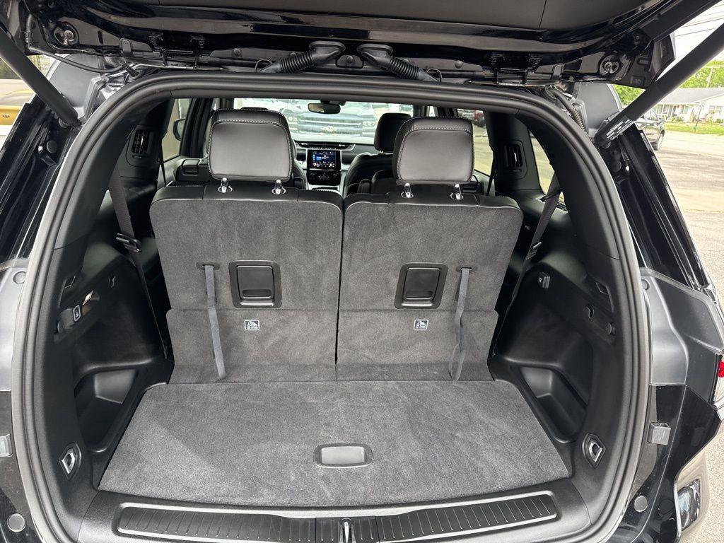 used 2022 Jeep Grand Cherokee L car