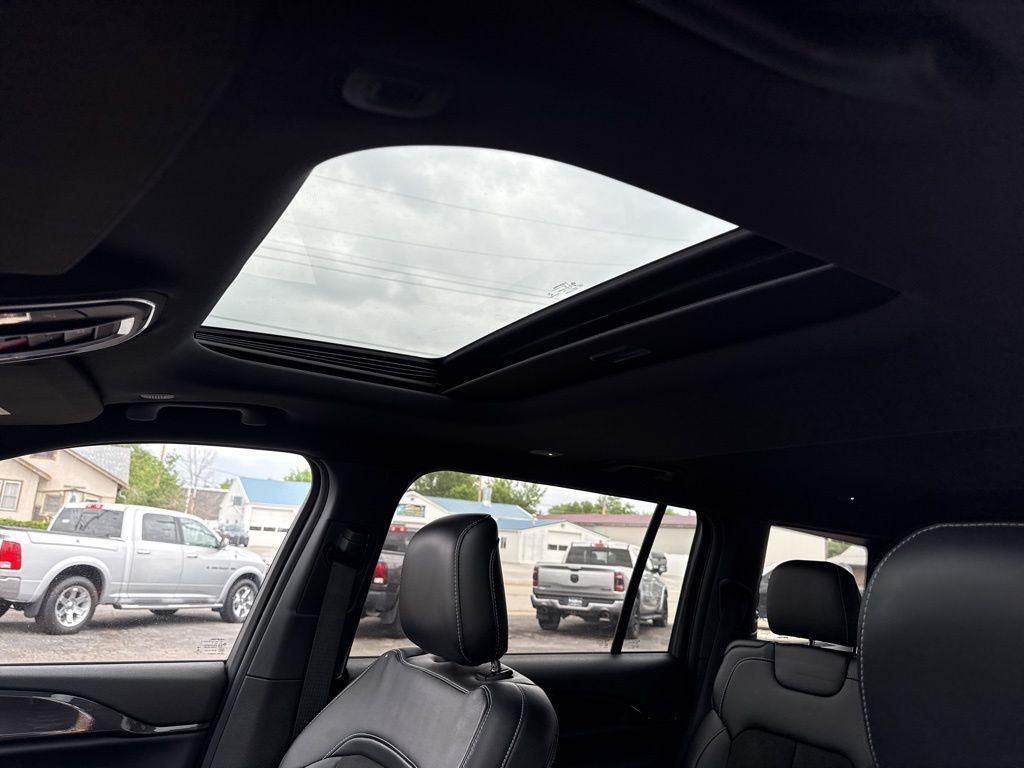 used 2022 Jeep Grand Cherokee L car