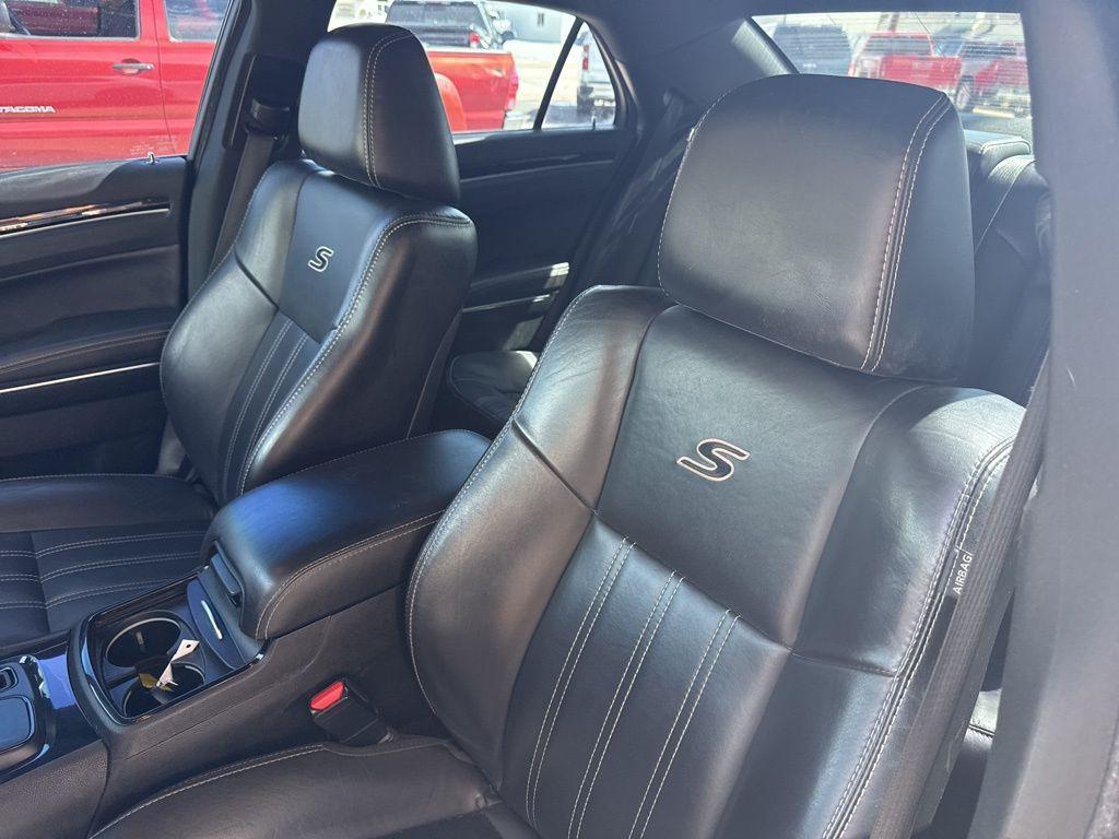 used 2018 Chrysler 300 car
