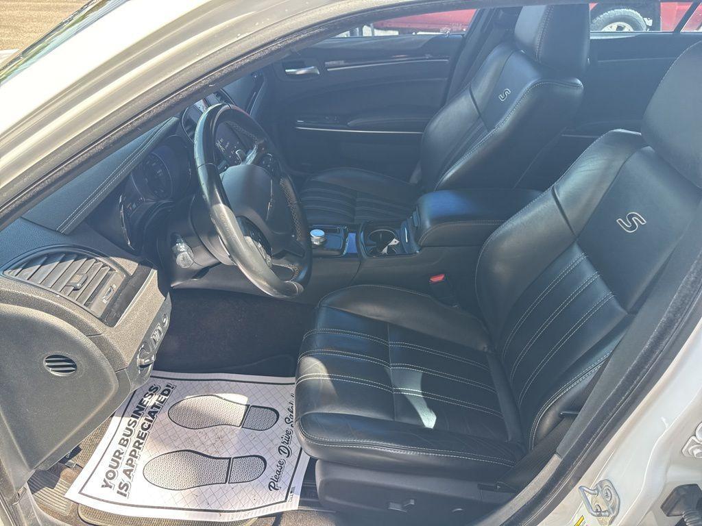 used 2018 Chrysler 300 car