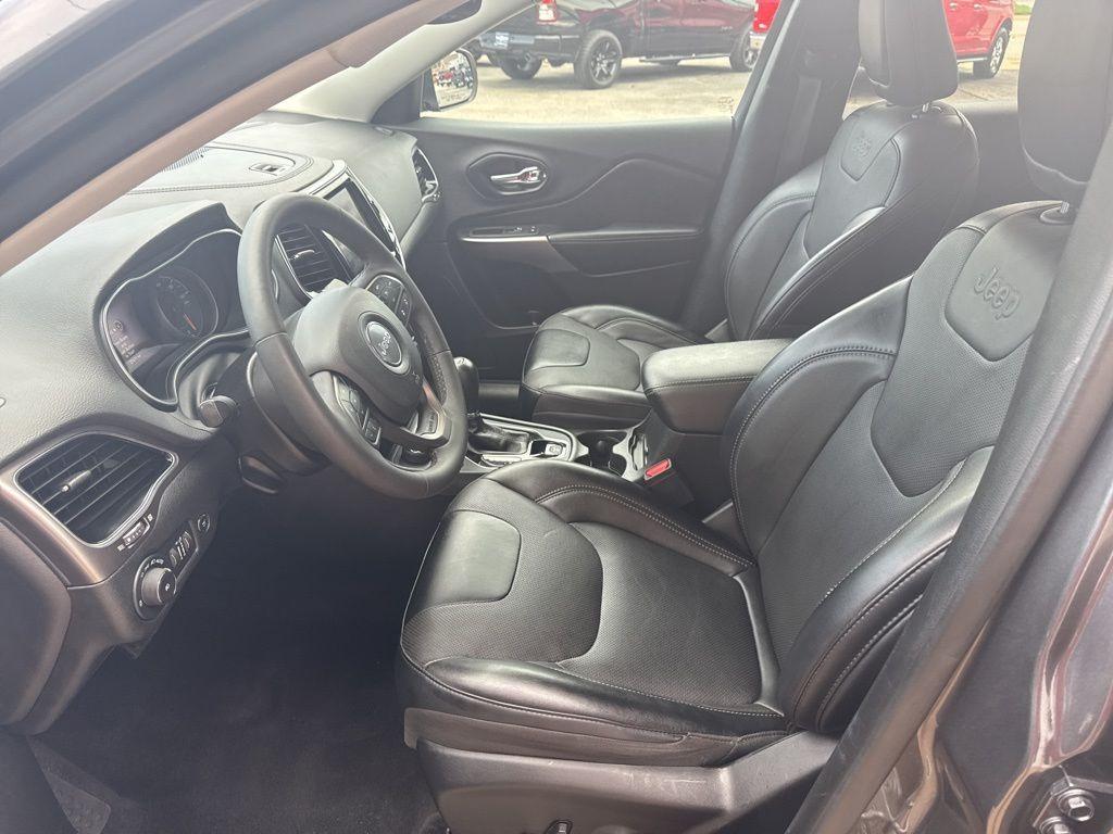 used 2022 Jeep Cherokee car, priced at $29,989