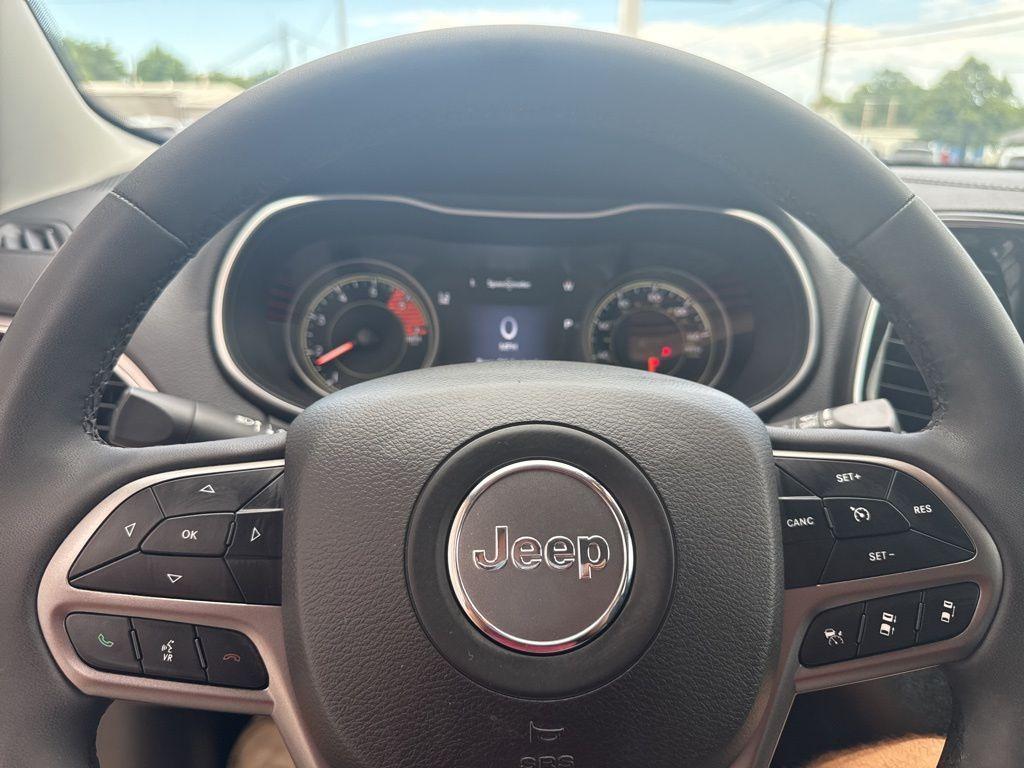 used 2022 Jeep Cherokee car, priced at $29,989