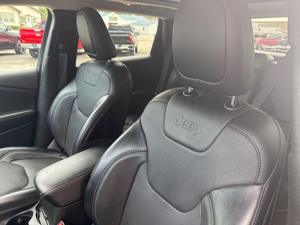 used 2022 Jeep Cherokee car, priced at $29,989