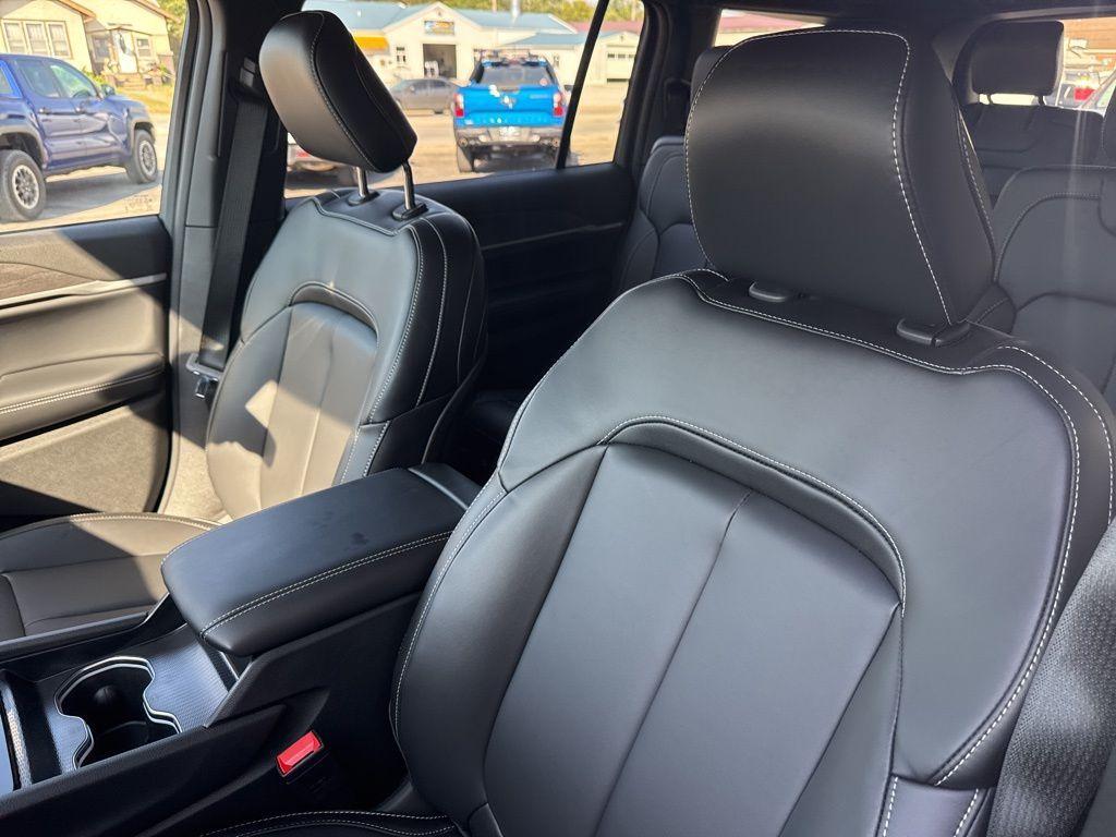 new 2025 Jeep Grand Cherokee L car, priced at $49,620