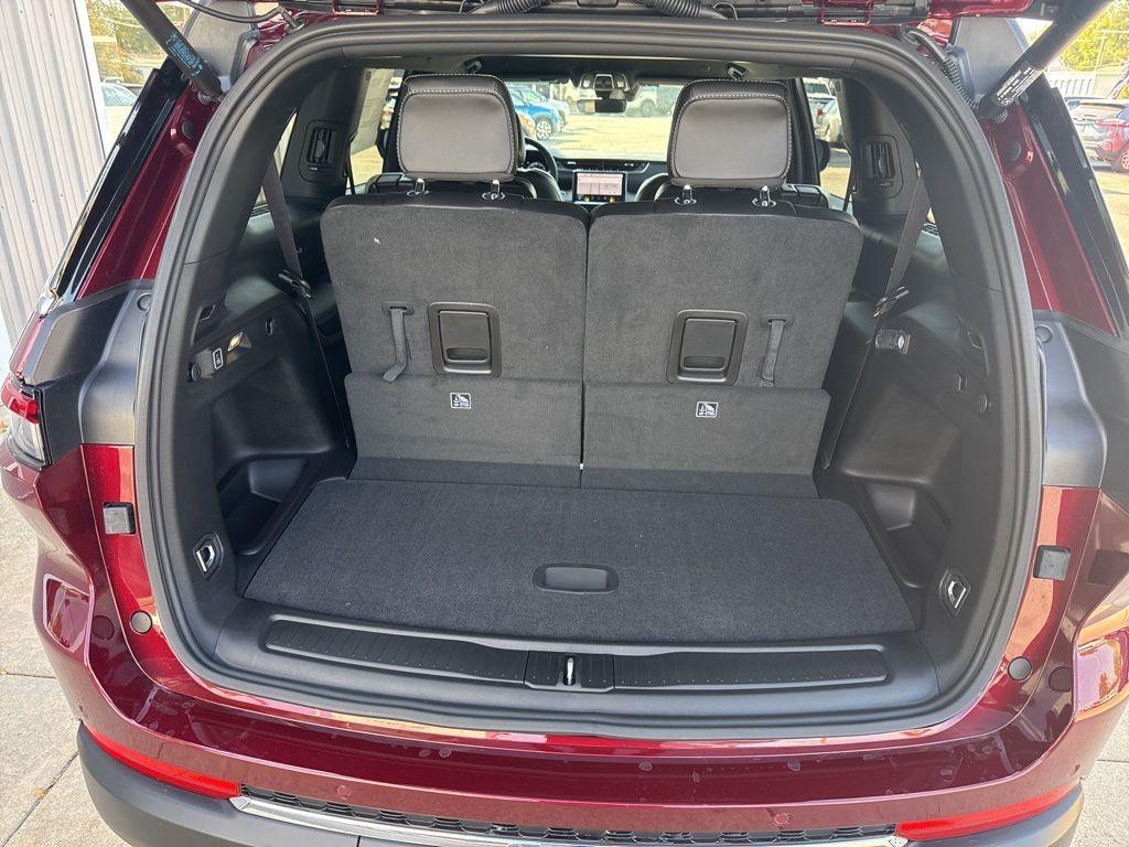 new 2025 Jeep Grand Cherokee L car, priced at $49,620