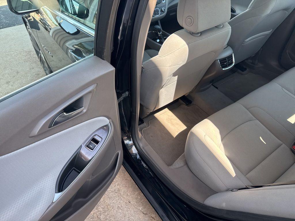 used 2025 Chevrolet Malibu car
