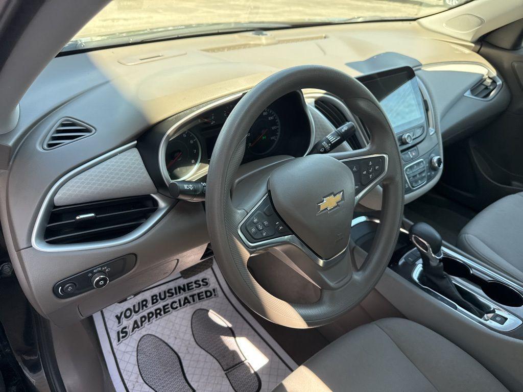 used 2025 Chevrolet Malibu car