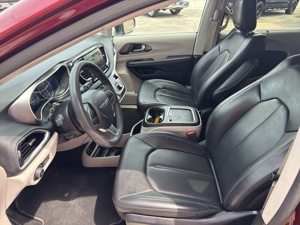 used 2023 Chrysler Pacifica car, priced at $27,995