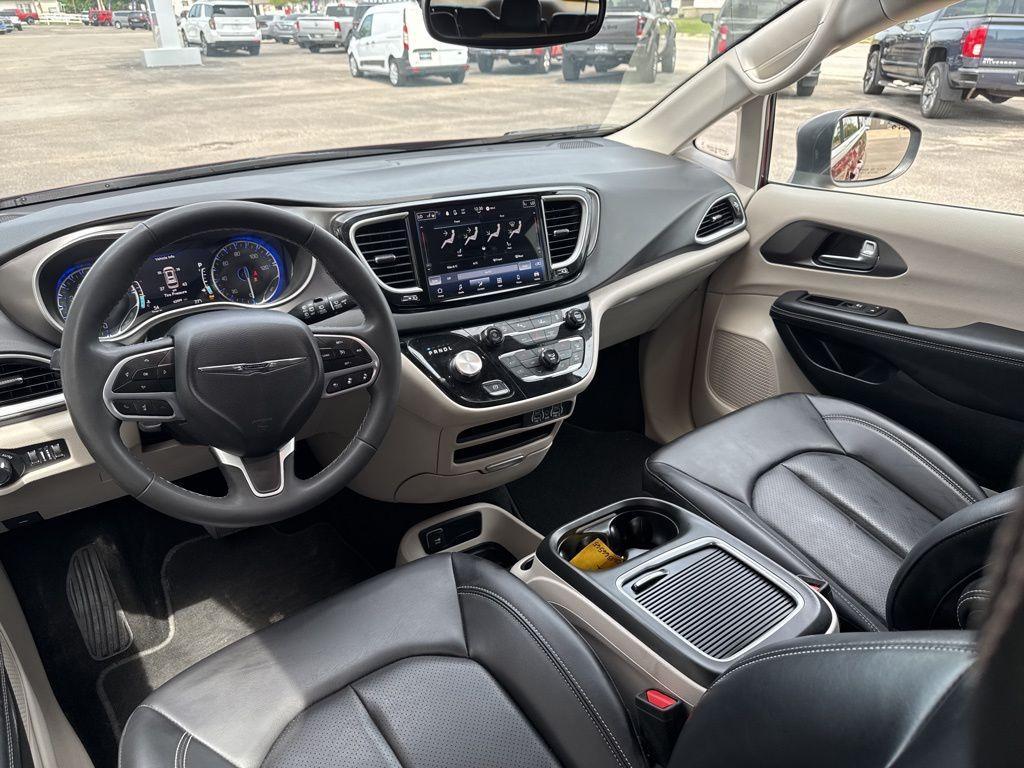 used 2023 Chrysler Pacifica car, priced at $27,995