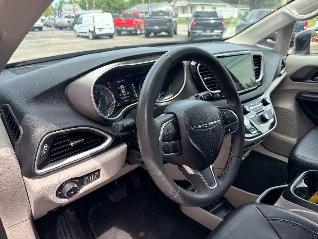 used 2023 Chrysler Pacifica car, priced at $27,995