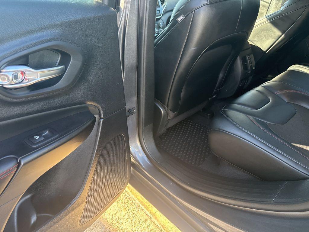 used 2022 Jeep Cherokee car, priced at $26,487