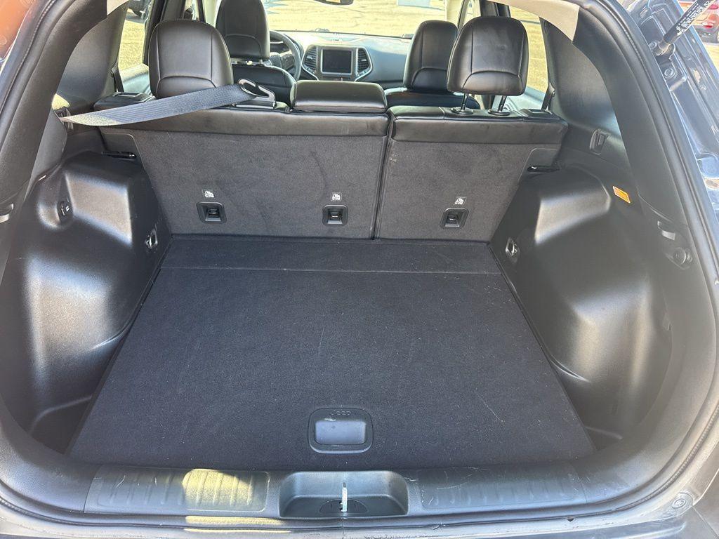 used 2022 Jeep Cherokee car, priced at $26,487