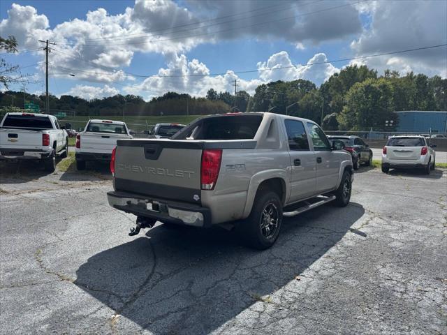 used 2005 Chevrolet Avalanche car, priced at $8,995