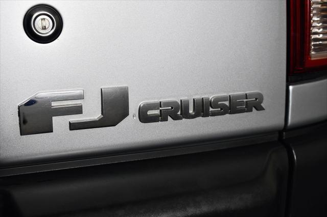 used 2007 Toyota FJ Cruiser car, priced at $12,000