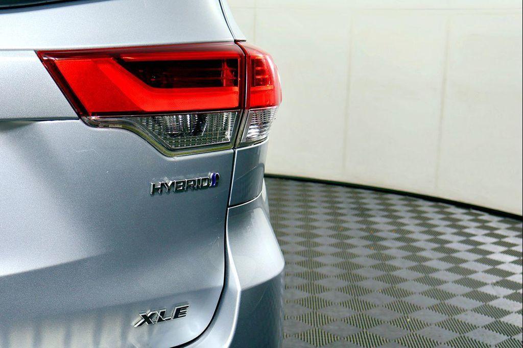 used 2017 Toyota Highlander Hybrid car, priced at $22,998