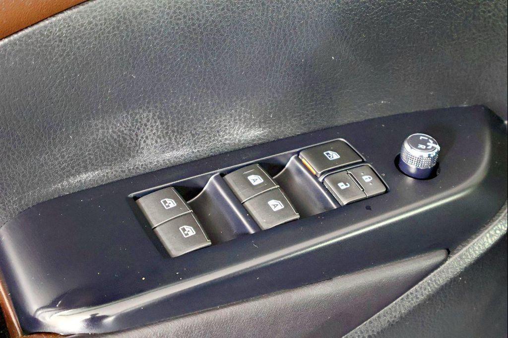 used 2017 Toyota Highlander Hybrid car, priced at $22,998