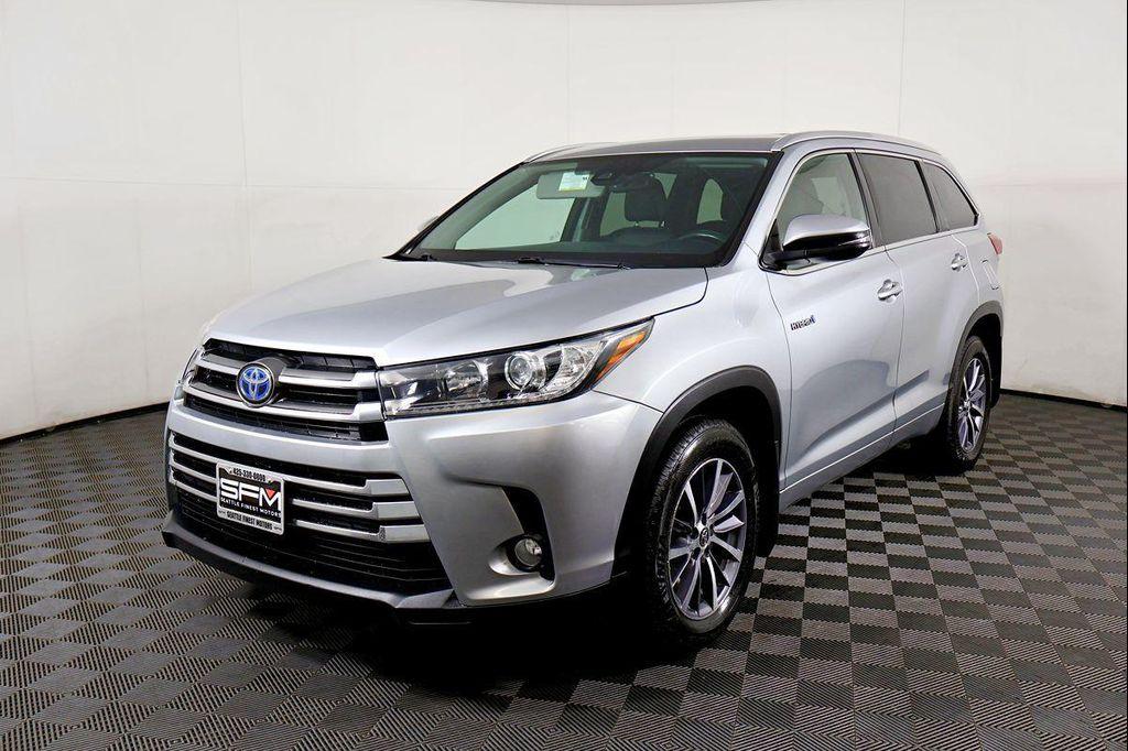 used 2017 Toyota Highlander Hybrid car, priced at $22,998