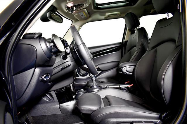 used 2023 MINI Hardtop car, priced at $25,999
