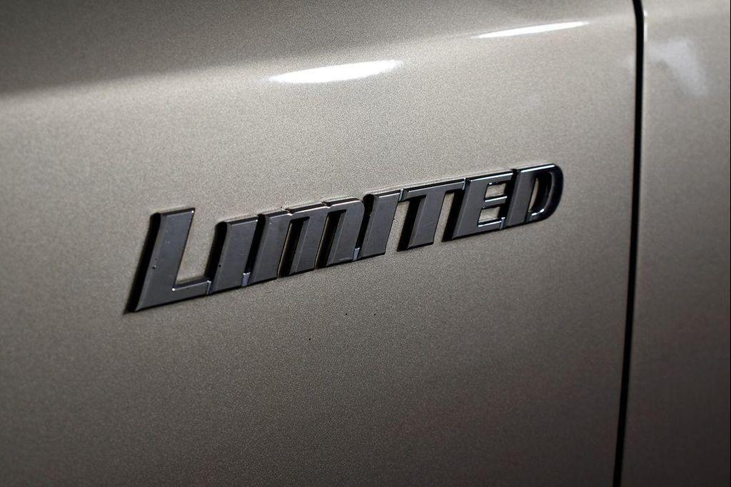 used 2006 Toyota Highlander Hybrid car, priced at $8,500