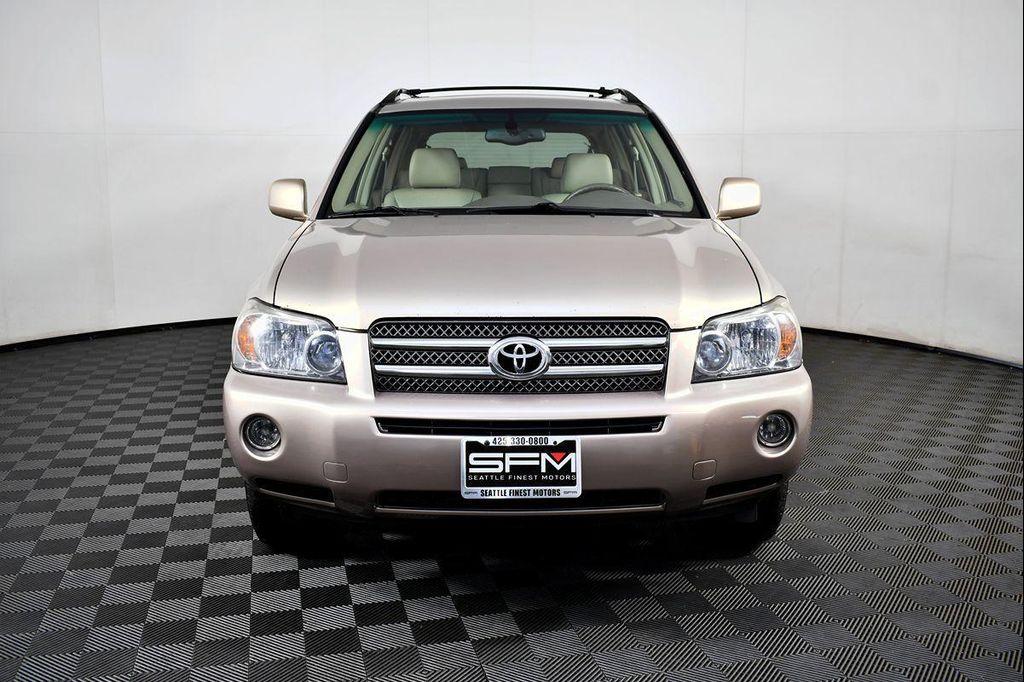 used 2006 Toyota Highlander Hybrid car, priced at $8,500