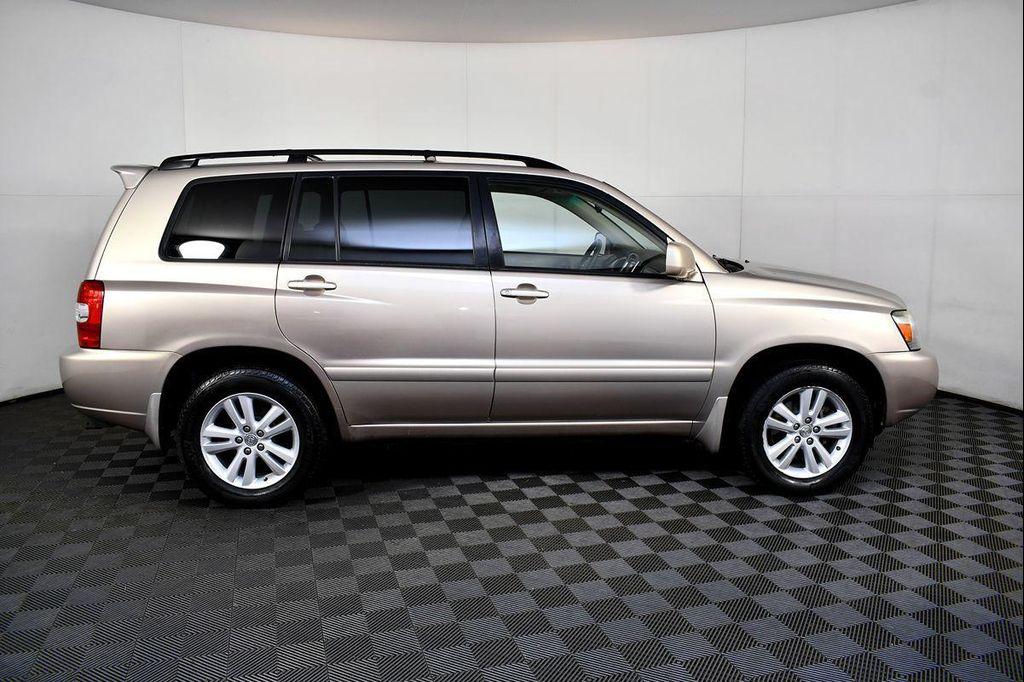 used 2006 Toyota Highlander Hybrid car, priced at $8,500