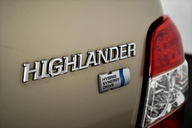 used 2006 Toyota Highlander Hybrid car, priced at $8,888
