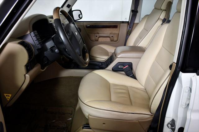 used 2000 Land Rover Discovery car, priced at $24,999