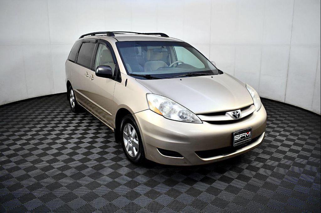 used 2007 Toyota Sienna car, priced at $4,500