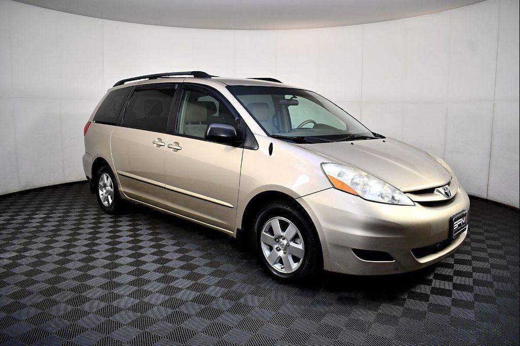used 2007 Toyota Sienna car, priced at $4,500