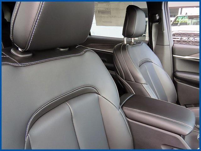 new 2025 Jeep Grand Cherokee L car