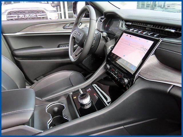 new 2025 Jeep Grand Cherokee L car