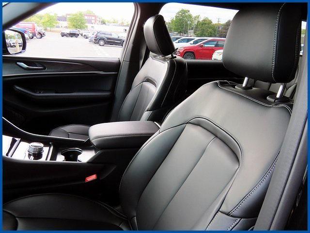 new 2025 Jeep Grand Cherokee L car