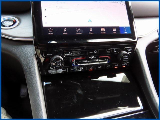 new 2025 Jeep Grand Cherokee L car