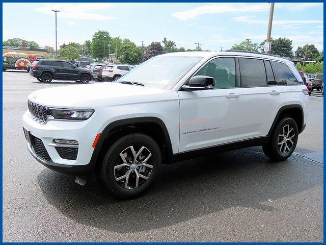 new 2025 Jeep Grand Cherokee car, priced at $45,915