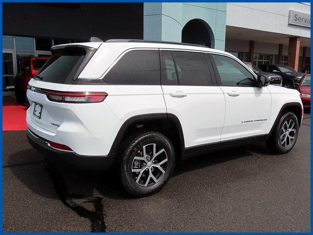 new 2025 Jeep Grand Cherokee car, priced at $45,915