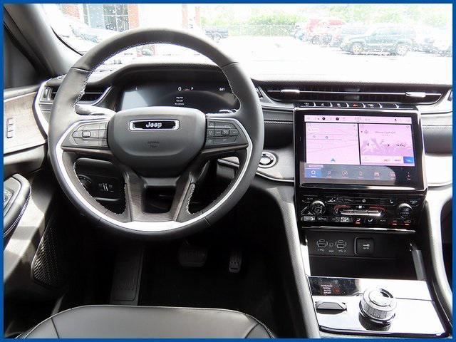 new 2025 Jeep Grand Cherokee car, priced at $45,915